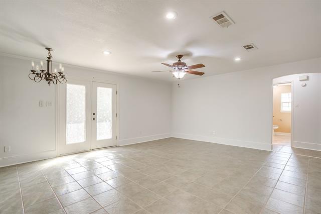 Building Photo - 7036 Crabtree Ln