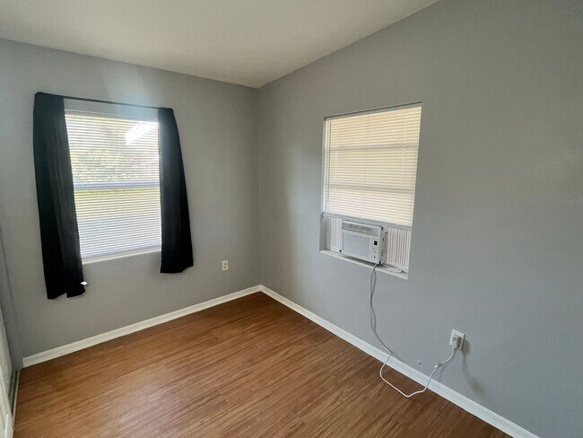 Building Photo - 2338 Shenandoah Rd