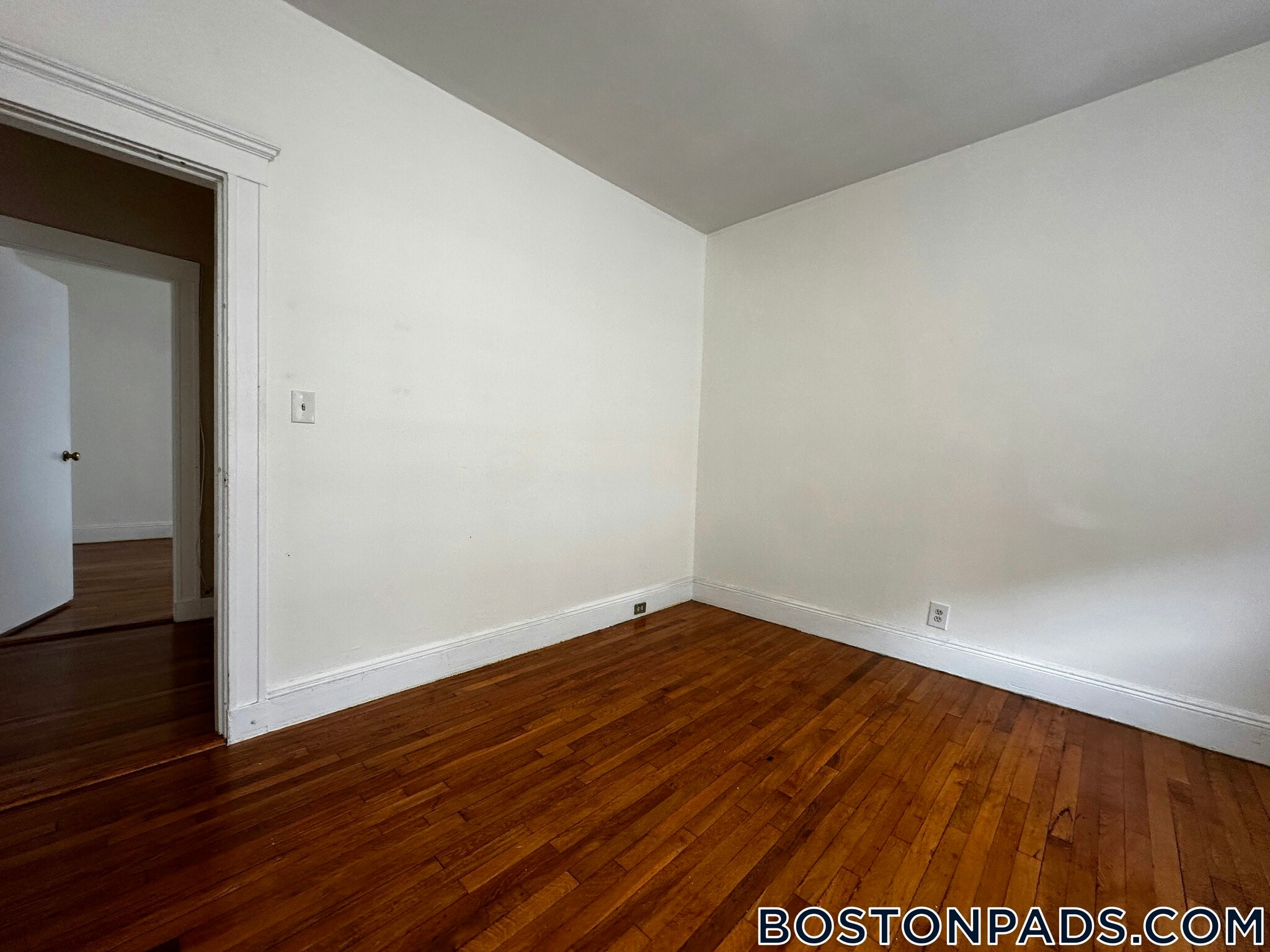 Building Photo - 229 Kelton St