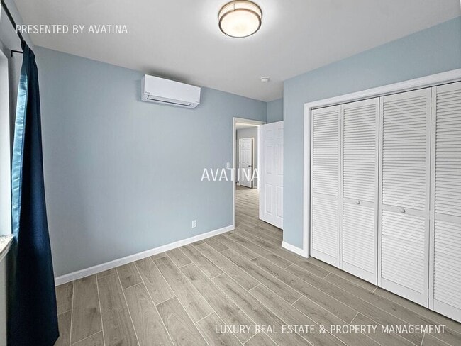 Building Photo - 811 20th Ave