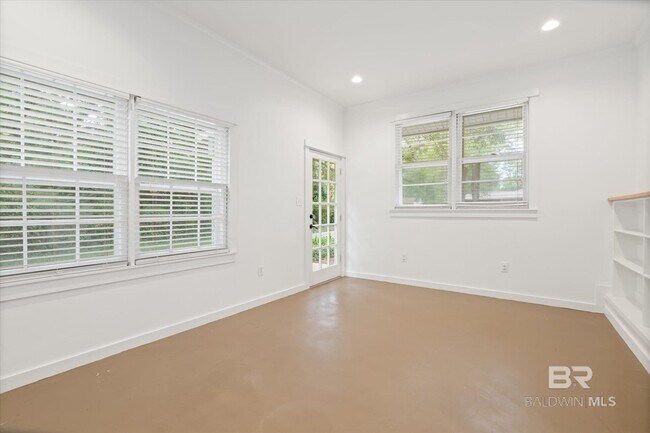 Building Photo - 517 Horton Ln