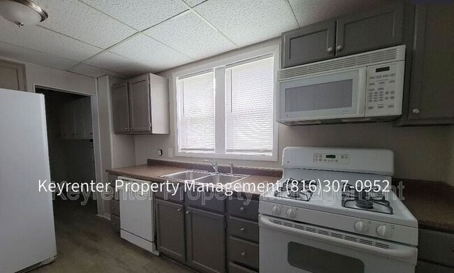 Building Photo - 142 N Bellaire Ave