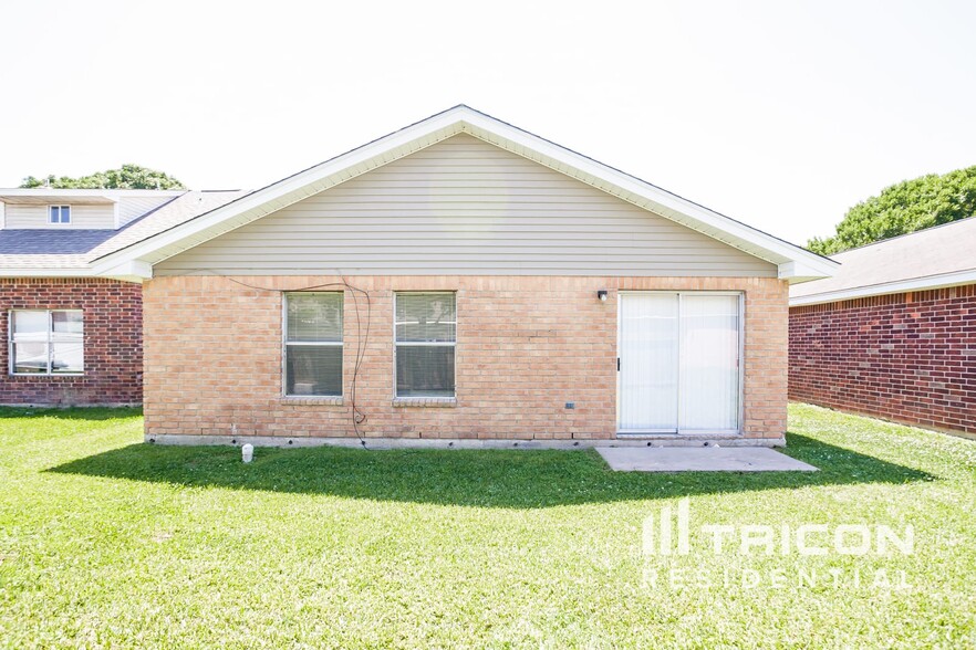 Building Photo - 3214 Kelling St