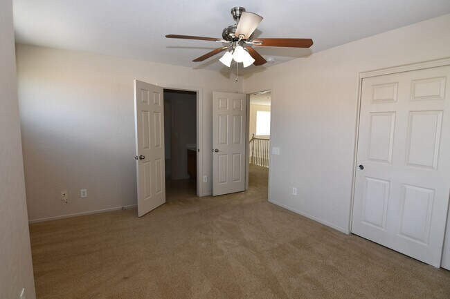 Building Photo - 2689 Niddrie Ave