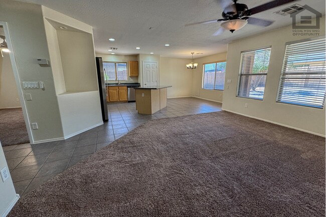Building Photo - 3Bed/2Bath House in Avondale! Ready for Immediate Move-In! – RV GATE!