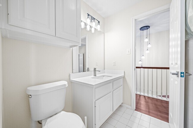 Building Photo - 6214 Laguna Del Rey Dr