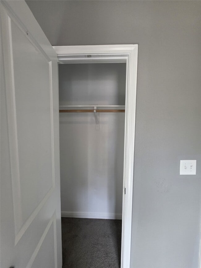 Building Photo - 825 Omeara