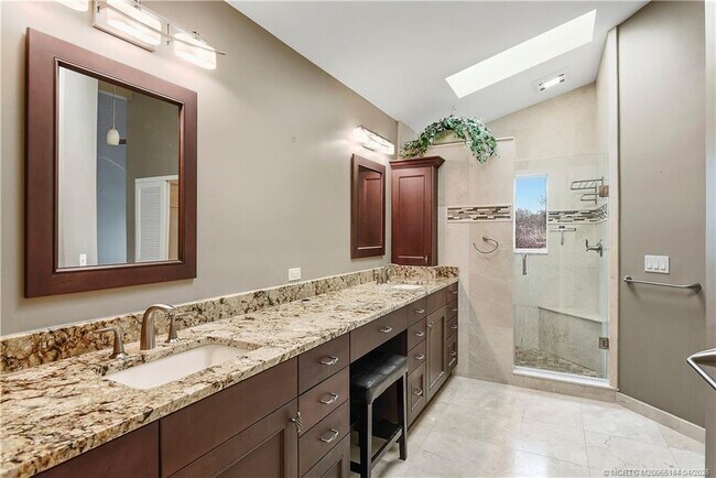 Building Photo - 4194 SW Gleneagle Cir