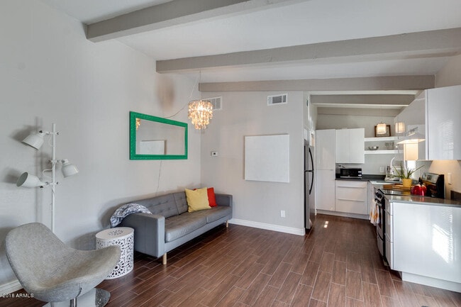 Building Photo - 7288 E Rancho Vista Dr