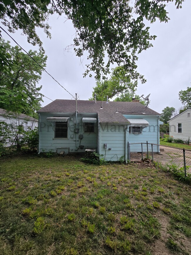 Building Photo - 826 S Fountain St