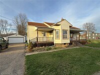 Building Photo - 404 3rd St NW