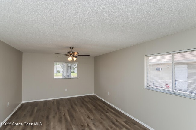 Building Photo - 1051 Marlin Dr