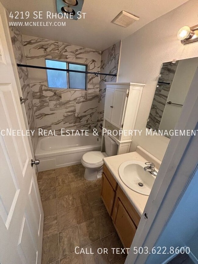 Building Photo - 4219 SE Rhone St