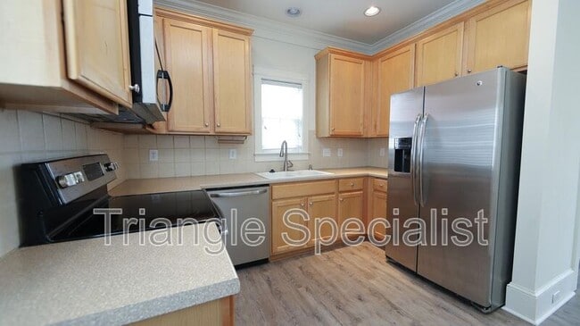 Building Photo - 100 Honeybee Trce