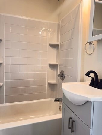 Building Photo - 121 Newton St