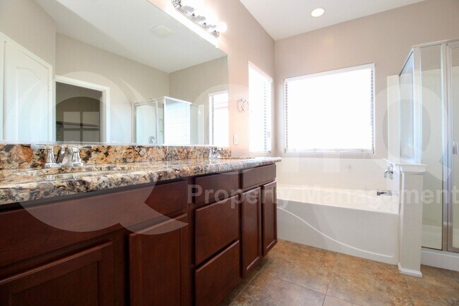 Building Photo - 11434 E Cliffrose Ln