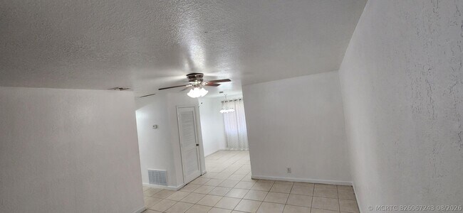Building Photo - 5940 NW 16th Pl