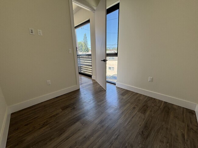 Building Photo - 2168 Balboa Ave