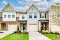 Building Photo - Available Early July - 3 Bed, 2.5 Ba in Convenient Location! Pet Friendly!