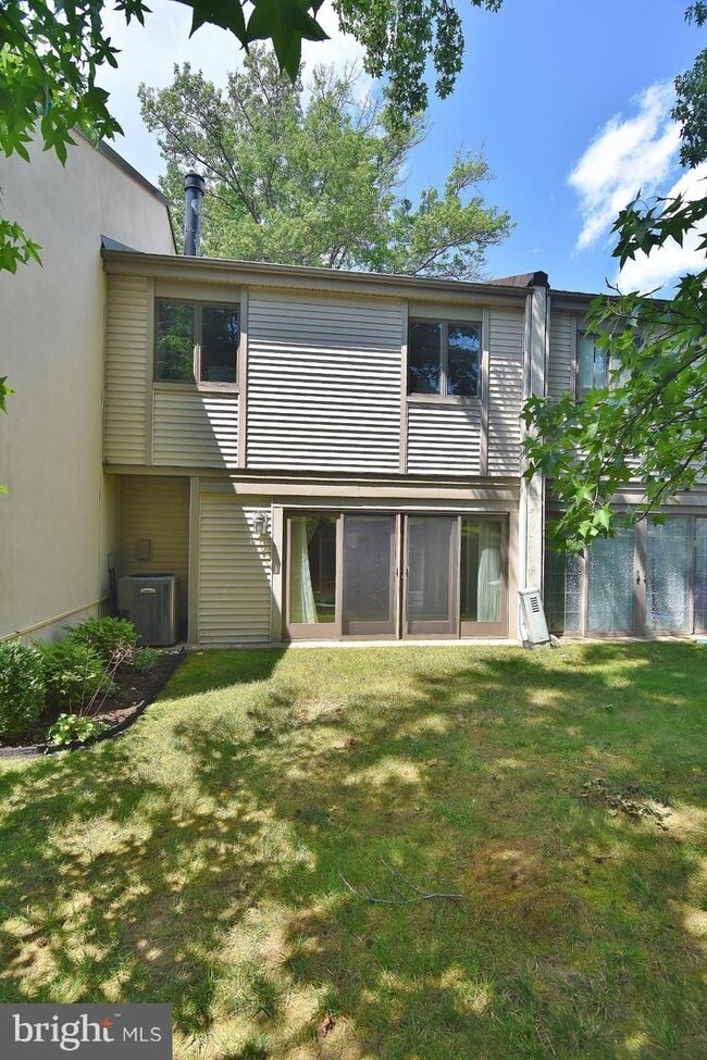 Building Photo - 21 Twin Brooks Dr