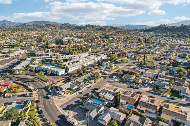 Building Photo - 1319 Lexington Ave