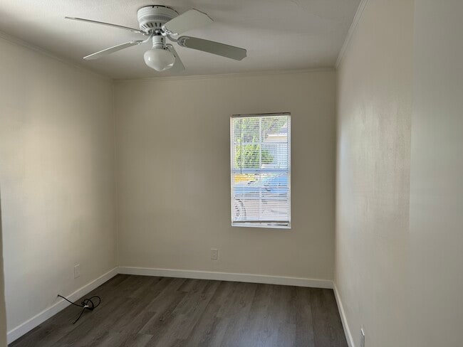 Building Photo - 15th Street