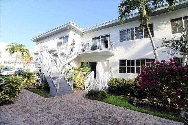 Building Photo - 9260 Bay Harbor Terrace