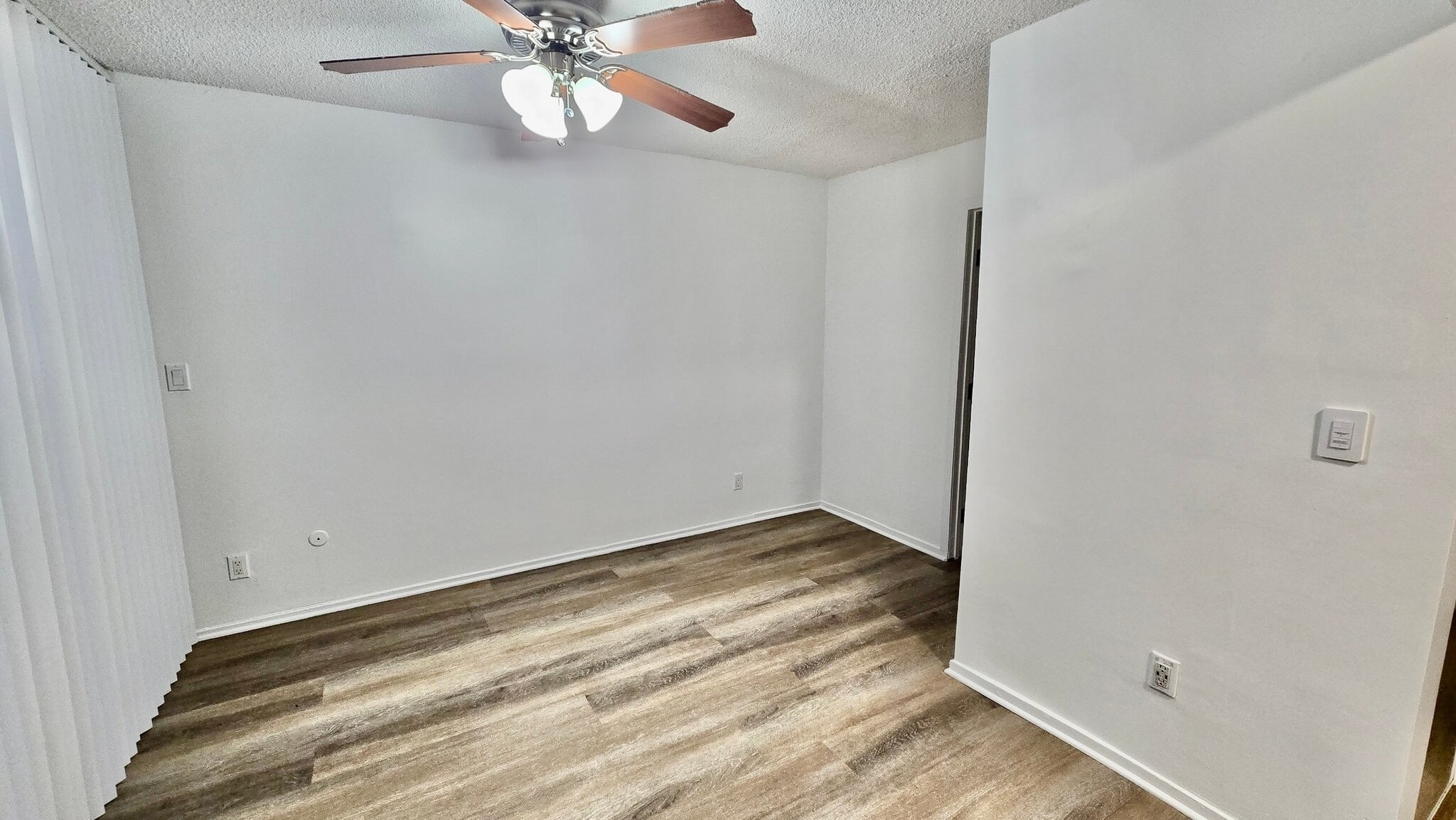 Building Photo - 20951 Roscoe Blvd