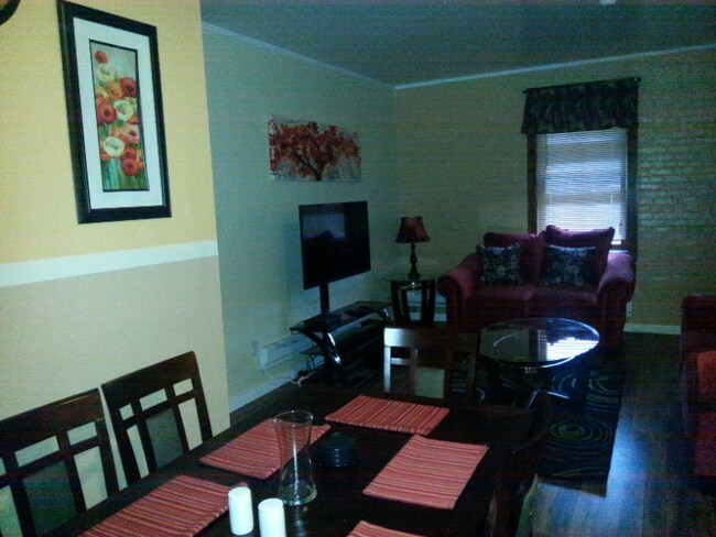 Building Photo - 70 Market St