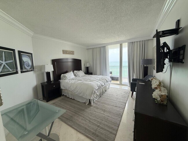 Building Photo - 17375 Collins Ave