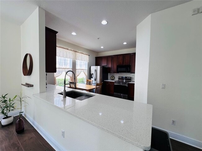 Building Photo - 10801 Spider Lily Dr