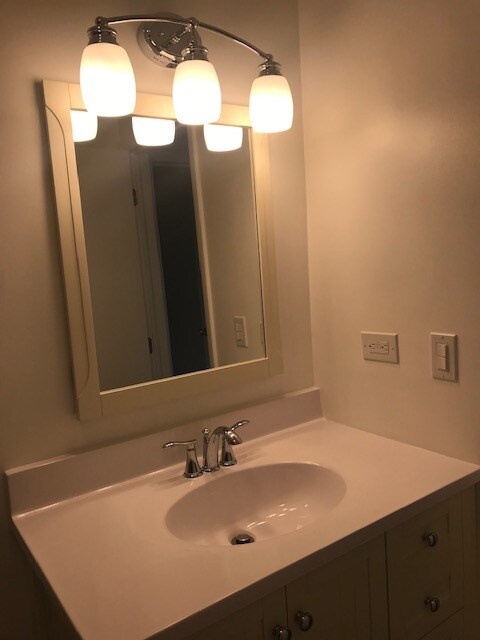 Building Photo - 525 Winnetka Ave