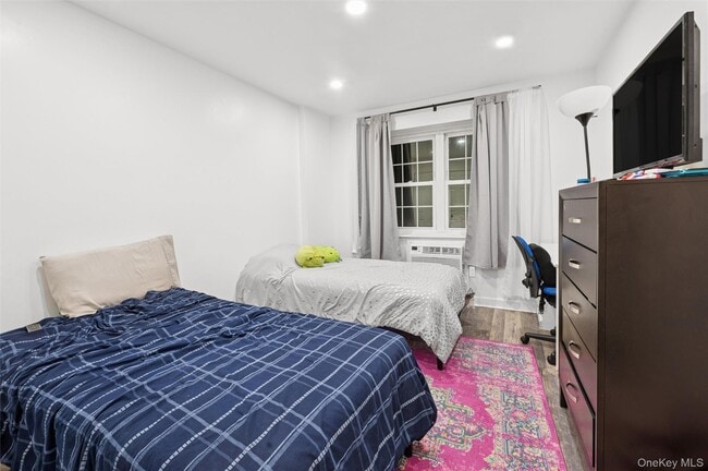 Building Photo - 57 Lorraine Terrace