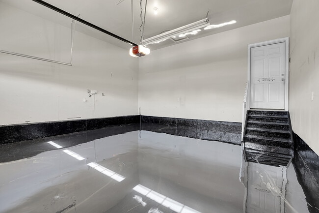 Building Photo - 997 Goldenrod Pkwy