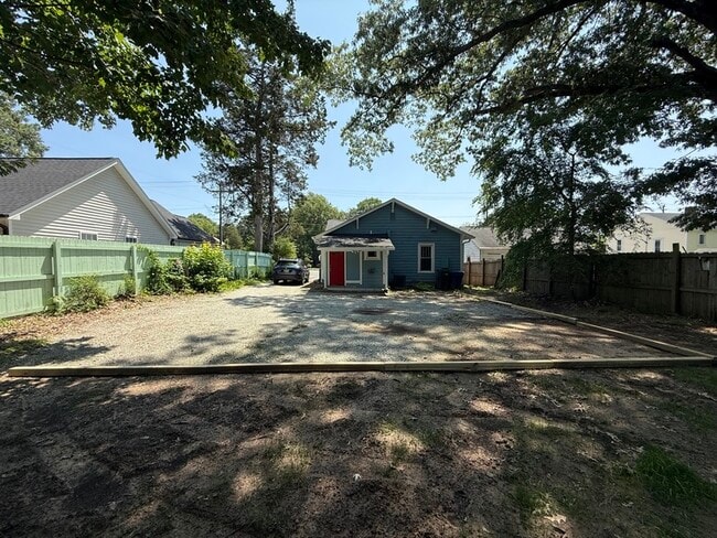 Building Photo - 2411 N Roxboro St