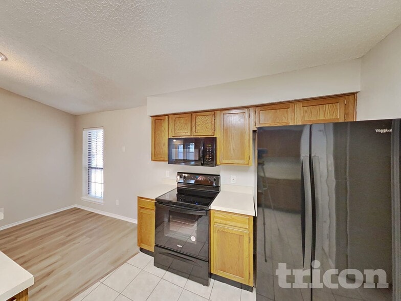 Building Photo - 1844 Hunting Green Dr