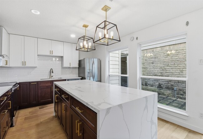 Building Photo - 5103 Austin St