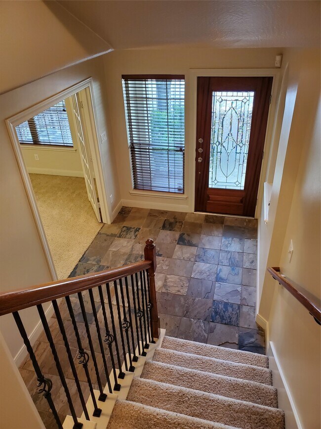 Building Photo - 326 Malone St