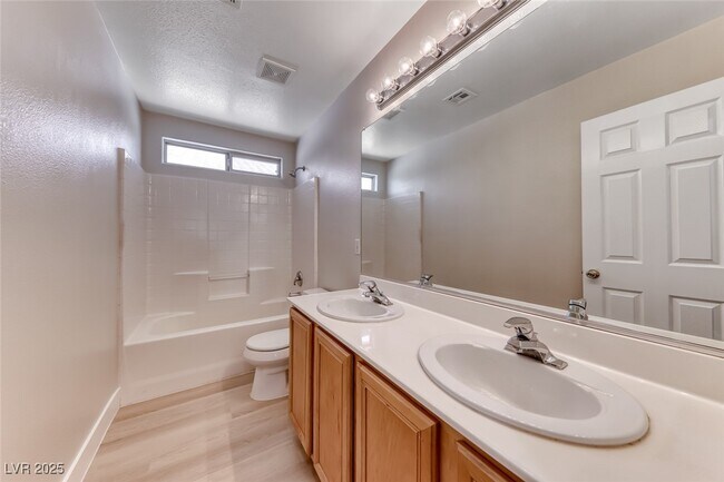 Building Photo - 5567 Cortu Ave