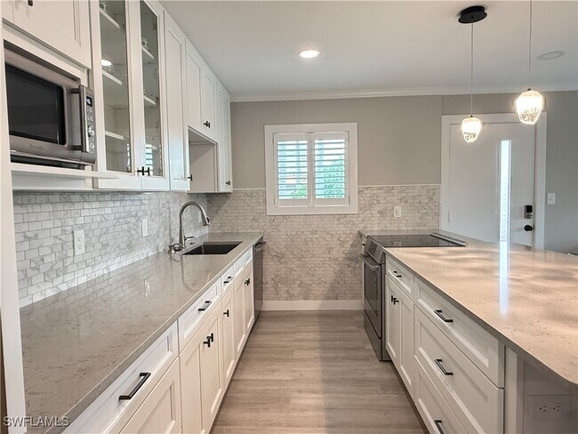 Building Photo - 1100 Gulf Shore Blvd N