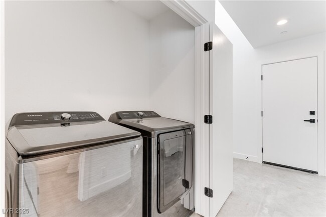 Building Photo - 254 Tower St