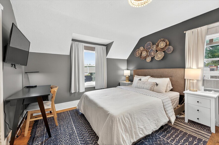 Building Photo - 4935 34th Ave S