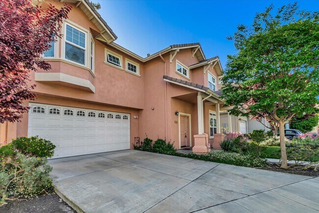 Building Photo - Wow! What a Great Home!