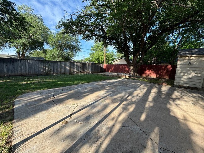 Building Photo - Spacious 3/2 in Tech Terrace w/ option to ...