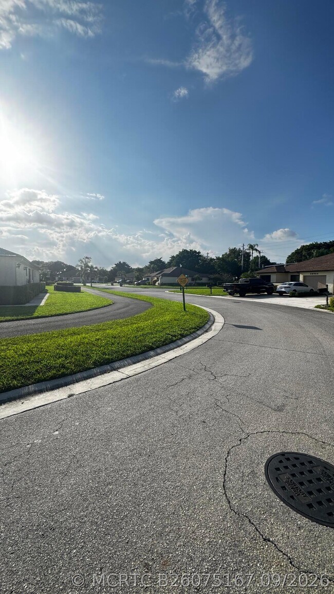 Building Photo - 20970 Concord Green Dr W