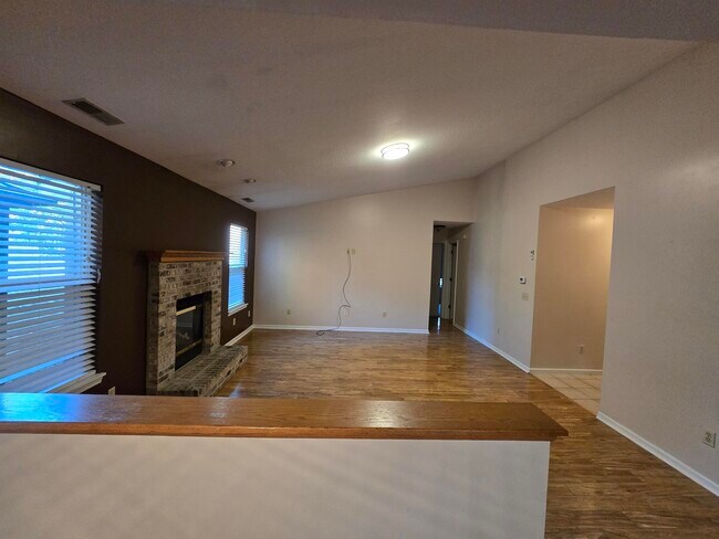 Building Photo - 235 Spring Forest Ct