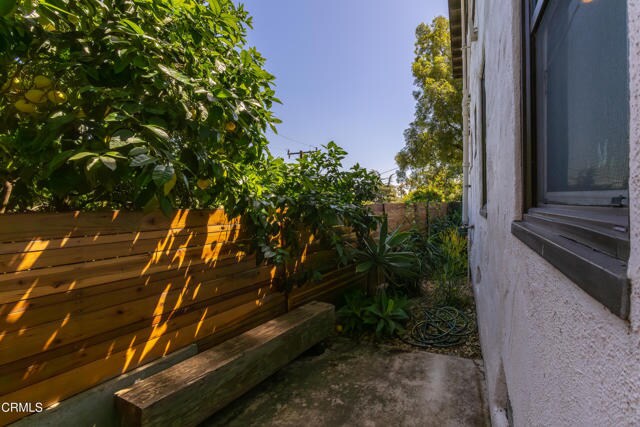 Building Photo - 854 Oneonta Dr