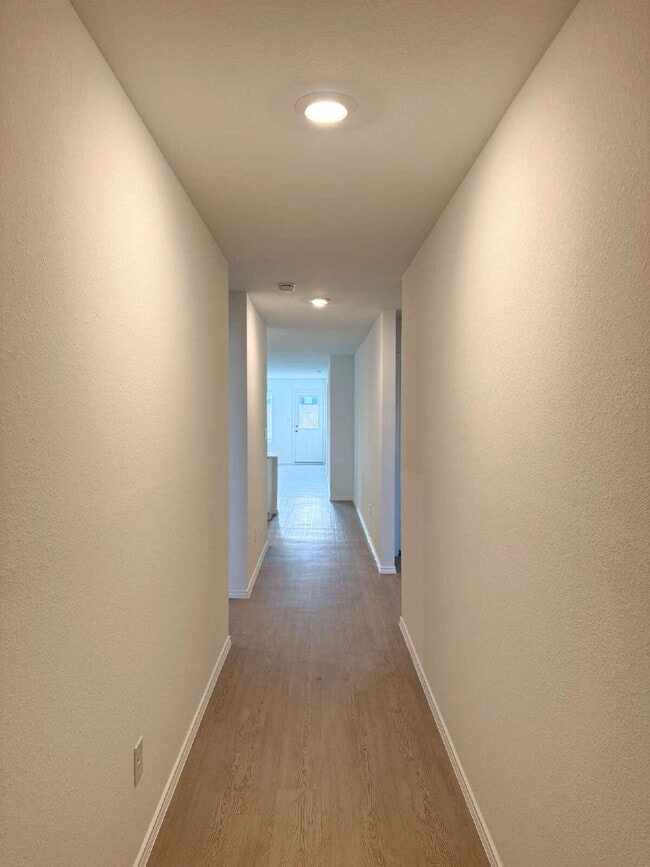 Building Photo - One Story 4 Bedroom/2Bath - For Rent - San Marcos, TX - Minutes From Shopping, Entertainment, and...