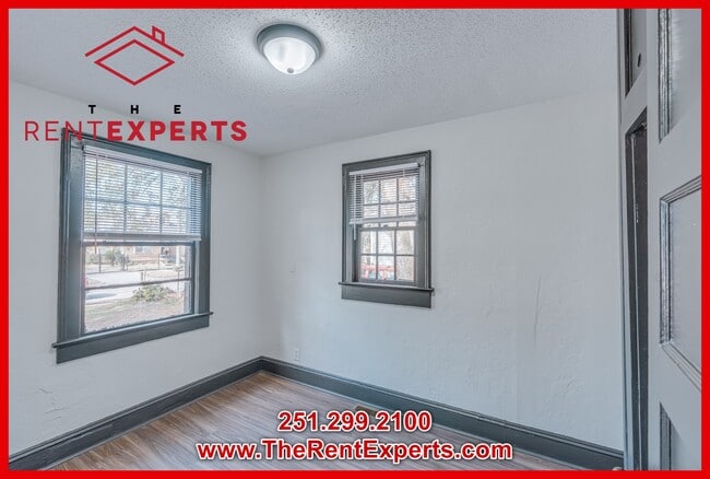 Building Photo - 561 Tuttle Ave
