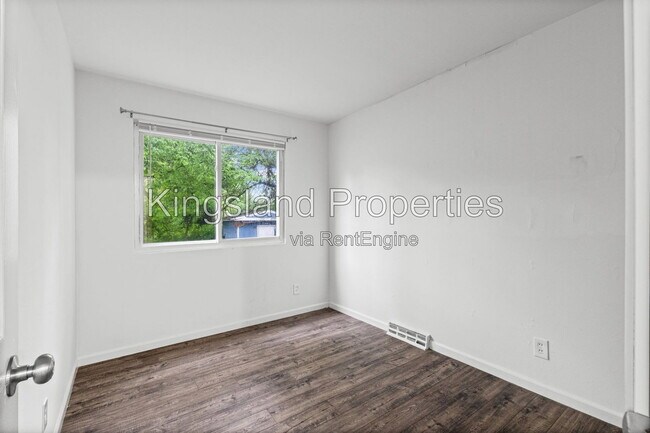 Building Photo - 116 Barto Dr